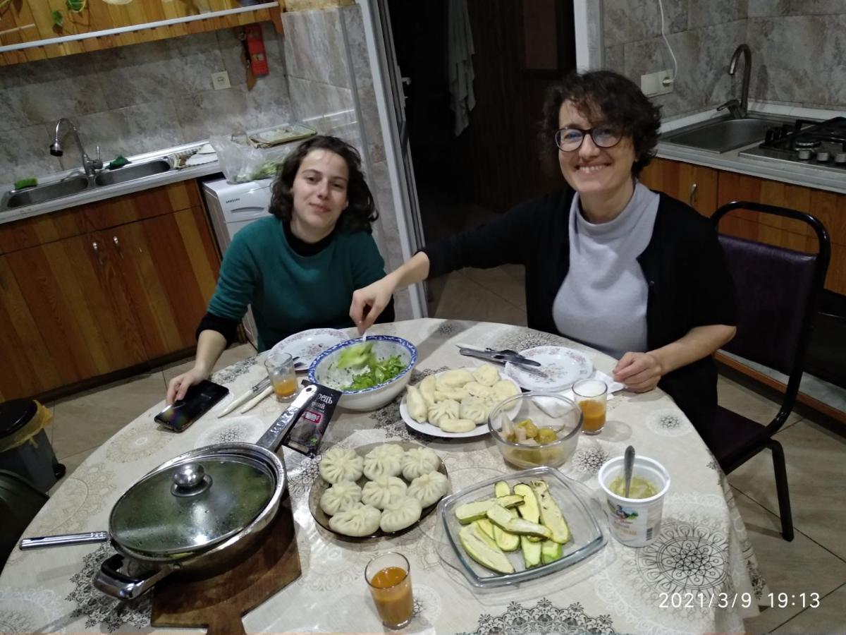 Qusha Guesthouse Meeting In The Mountains And Views Казбеги Екстериор снимка