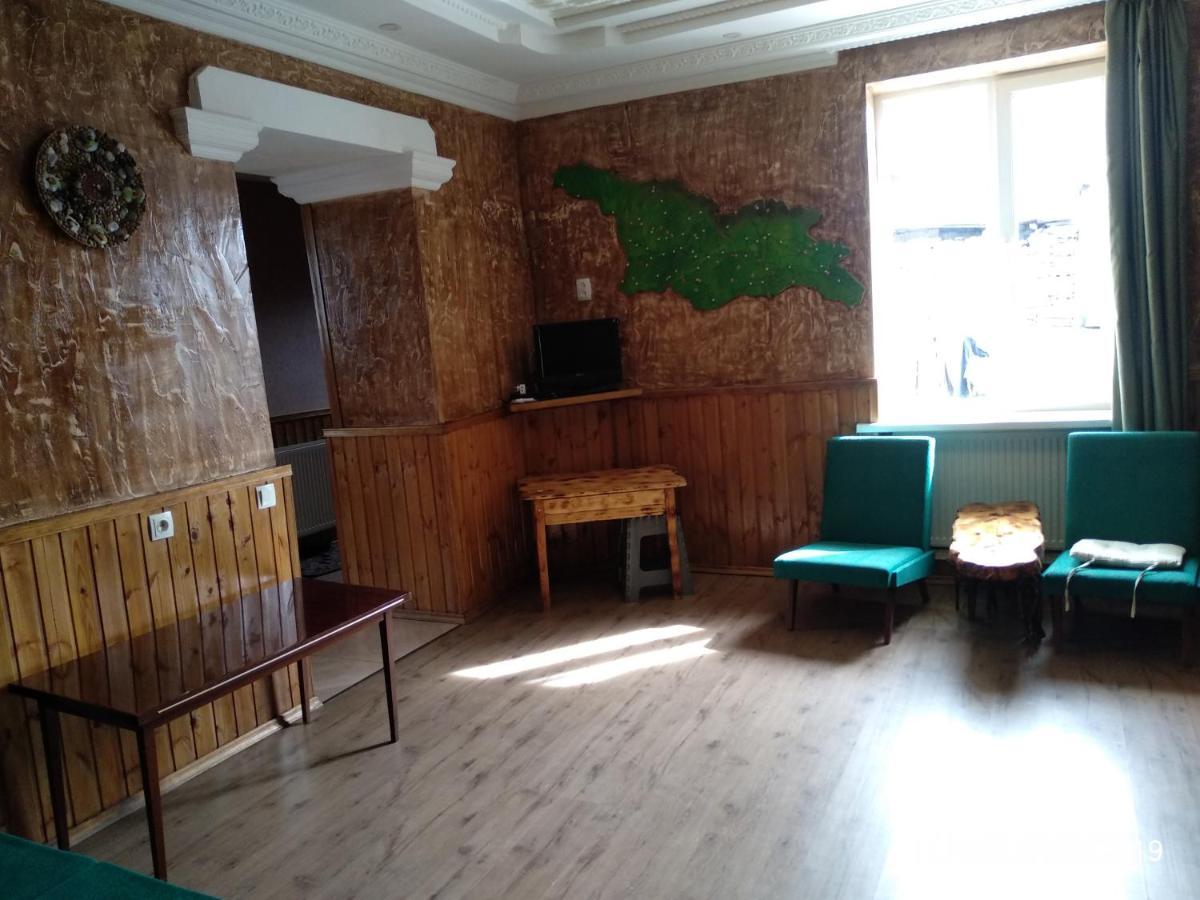 Qusha Guesthouse Meeting In The Mountains And Views Казбеги Екстериор снимка