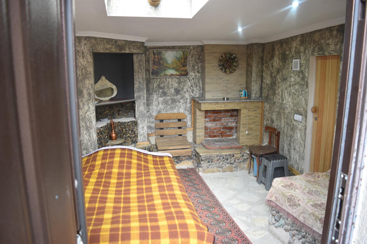 Qusha Guesthouse Meeting In The Mountains And Views Казбеги Екстериор снимка