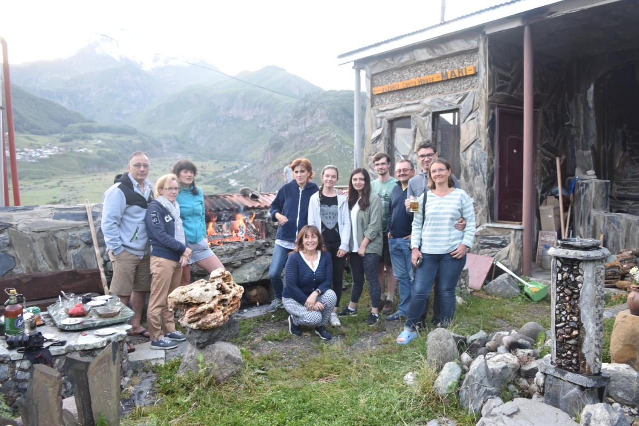 Qusha Guesthouse Meeting In The Mountains And Views Казбеги Екстериор снимка