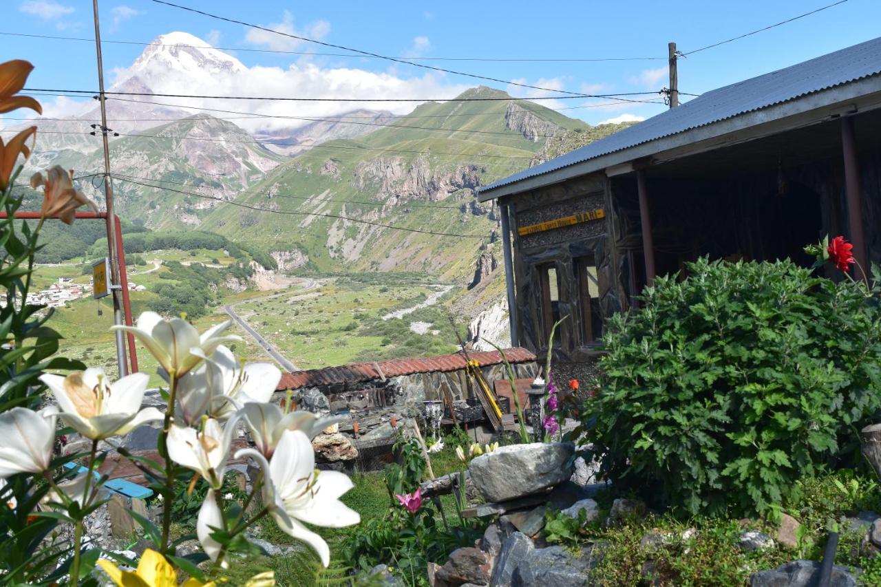 Qusha Guesthouse Meeting In The Mountains And Views Казбеги Екстериор снимка